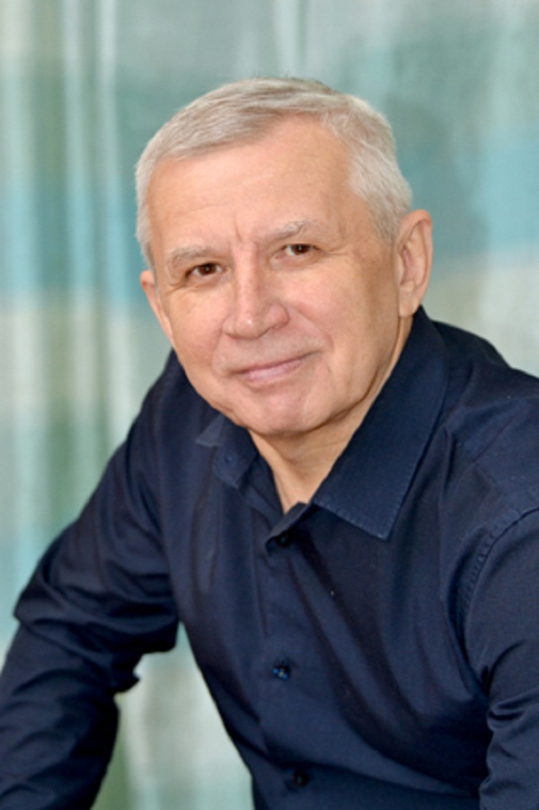 Исхаков Ильдар Миннезуфарович.